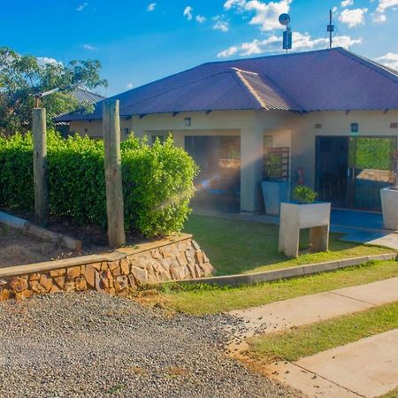 Douglas Lodge & Apartments Lilongwe Buitenkant foto