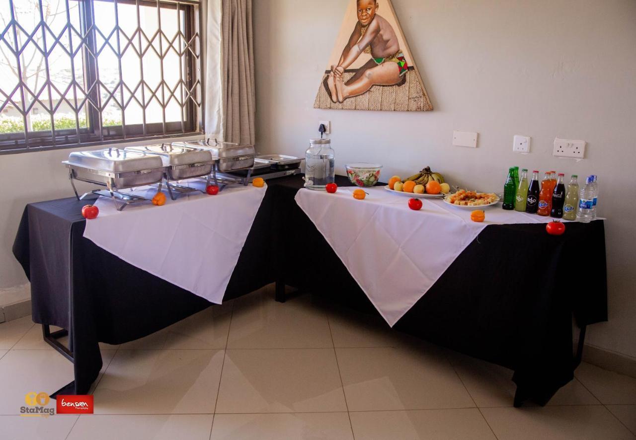 Douglas Lodge & Apartments Lilongwe Buitenkant foto