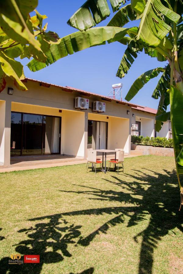 Douglas Lodge & Apartments Lilongwe Buitenkant foto