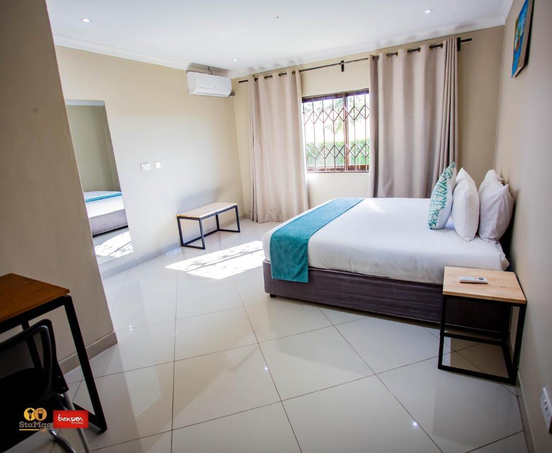 Douglas Lodge & Apartments Lilongwe Buitenkant foto