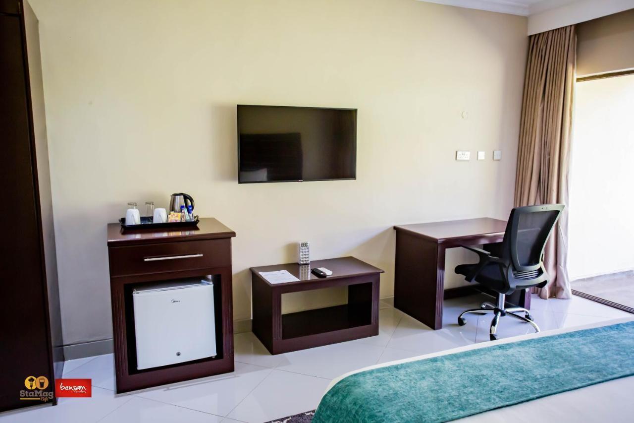 Douglas Lodge & Apartments Lilongwe Buitenkant foto