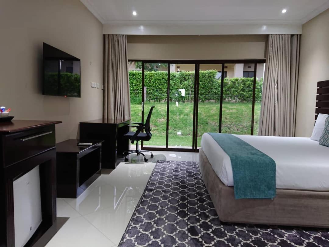 Douglas Lodge & Apartments Lilongwe Buitenkant foto