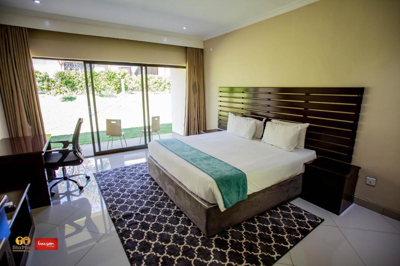 Douglas Lodge & Apartments Lilongwe Buitenkant foto