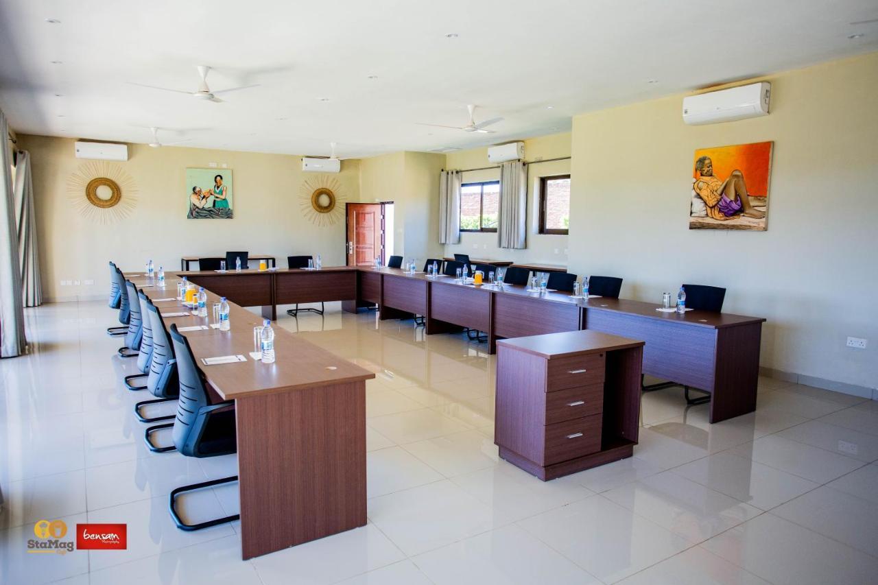 Douglas Lodge & Apartments Lilongwe Buitenkant foto
