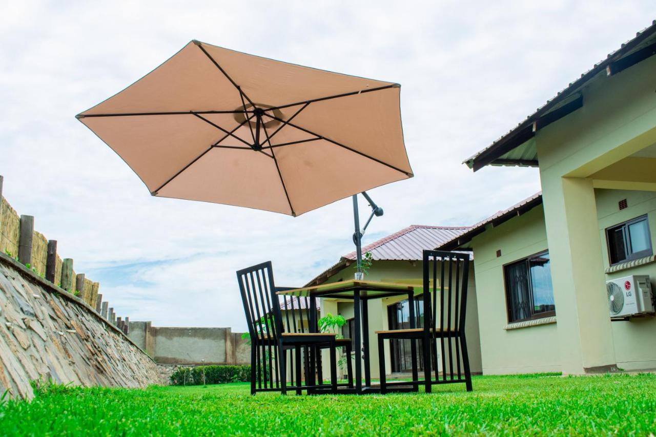 Douglas Lodge & Apartments Lilongwe Buitenkant foto